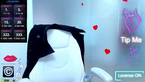 evelyne_rose online show from March 19, 6:19 am