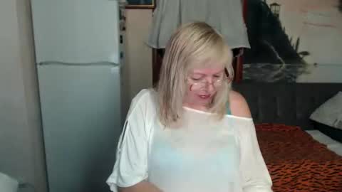 BarbaraBlondy online show from October 11, 7:50 pm