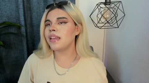 evelynn smith online show from January 19, 2:04 am