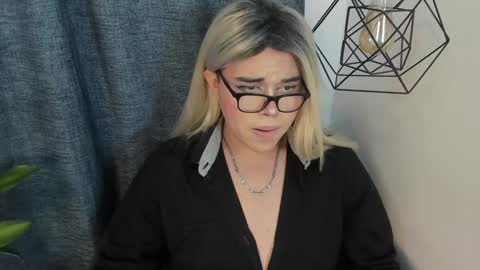 evelynn smith online show from January 25, 11:54 pm