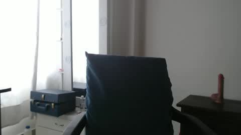 Evelyn Smith online show from February 18, 2:50 pm