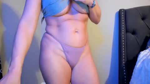 Everleighmae online show from February 26, 12:30 pm