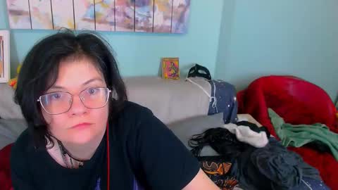 Everly online show from January 18, 6:28 pm