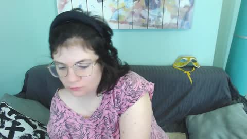 Snapshot of everly_rays chatting on February 6, 12:04 pm Everly online show from February 6, 12:04 pm