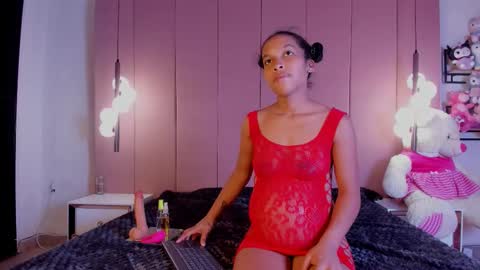 everly_smitth online show from October 6, 7:20 pm