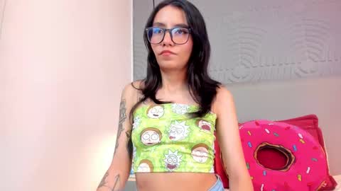 eviegothel_ online show from January 10, 8:58 pm