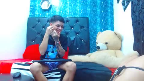 Snapshot of exotichot_couple chatting on January 24, 3:43 am exotichot_couple online show from January 24, 3:43 am