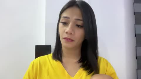 exotictssavie online show from April 27, 2:03 pm