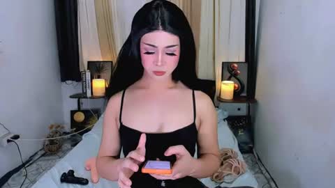 expensive_elise online show from June 13, 5:45 pm