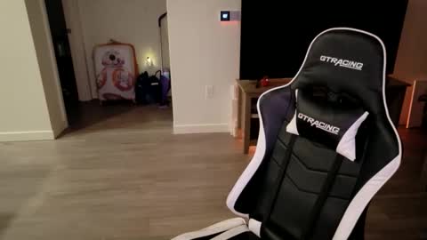 Miss Kitty online show from February 18, 9:53 am