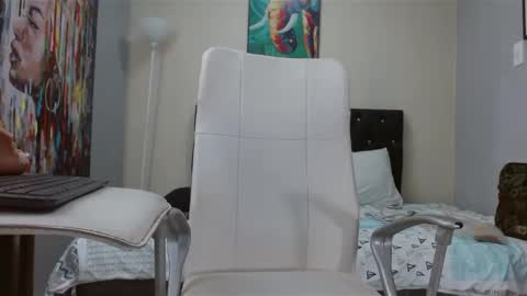 extrella_latina22 online show from December 31, 10:23 pm