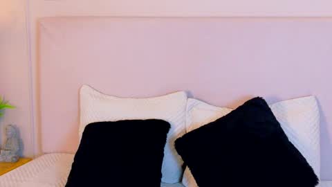 eymicooper online show from September 13, 7:38 pm