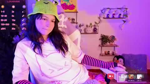 eymmy_24 online show from February 11, 3:32 am