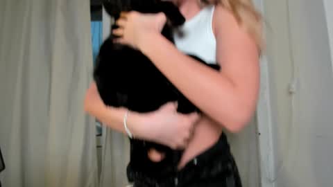  if you dont have fansly account yet use this link to registration    online show from February 5, 2:37 pm