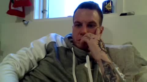 Snapshot of fack69ogsazzy69 chatting on December 4, 8:17 am Dennis online show from December 4, 8:17 am
