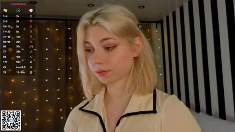 Emilia online show from December 17, 4:08 am