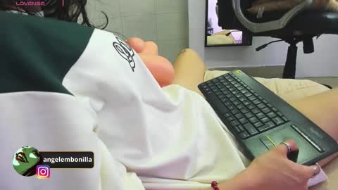 Megan    630  1330 -5 online show from March 28, 12:39 pm