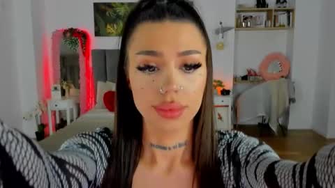 Jennifer online show from January 18, 11:47 pm