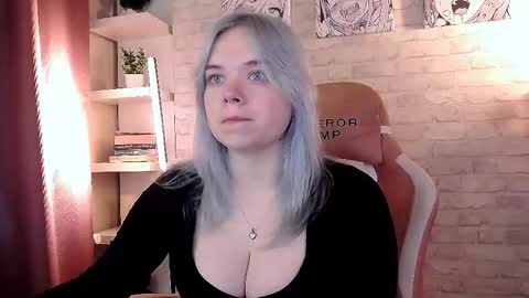 Snapshot of fancybella chatting on October 3, 1:52 pm Bella online show from October 3, 1:52 pm