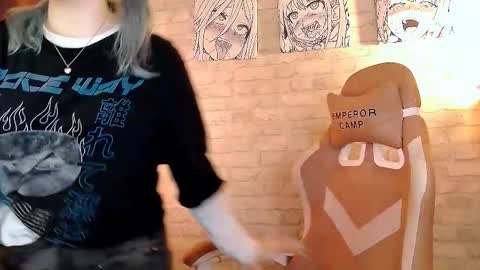 Snapshot of fancybella chatting on October 7, 2:35 pm Bella online show from October 7, 2:35 pm