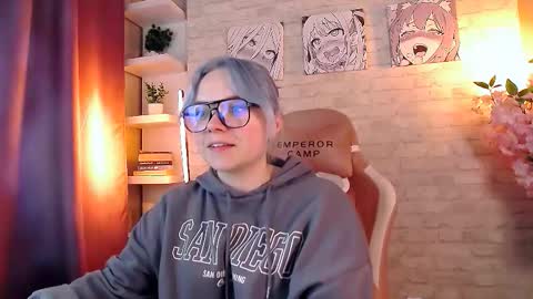 Snapshot of fancybella chatting on September 30, 3:00 pm Bella online show from September 30, 3:00 pm