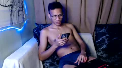 Snapshot of fantasy_davidxx chatting on October 17, 4:44 pm David online show from October 17, 4:44 pm