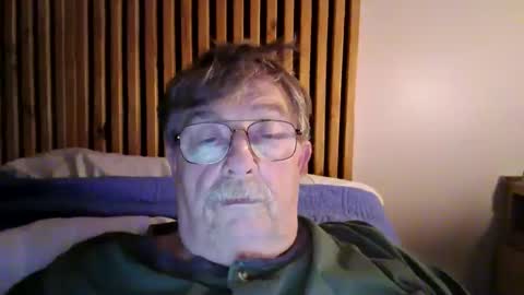 Snapshot of fatdickad chatting on October 6, 6:31 am fatdickad online show from October 6, 6:31 am