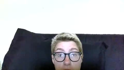 midnightmochi22 online show from June 4, 5:19 pm