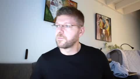 Snapshot of fattenmenow chatting on December 8, 3:35 pm fattenmenow online show from December 8, 3:35 pm