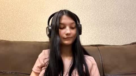 Aurora 18yo online show from January 14, 9:39 am