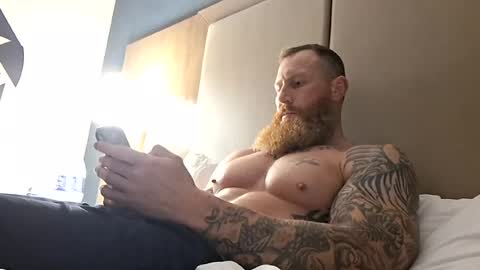 fav_whiteboy online show from August 10, 6:29 am