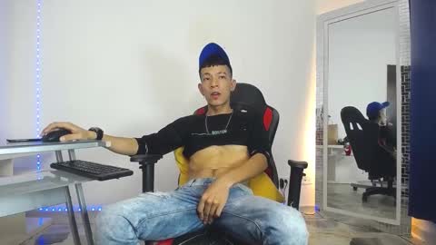 Favel Gomez online show from January 16, 4:28 am