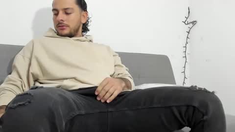 favid95 online show from March 2, 5:01 am