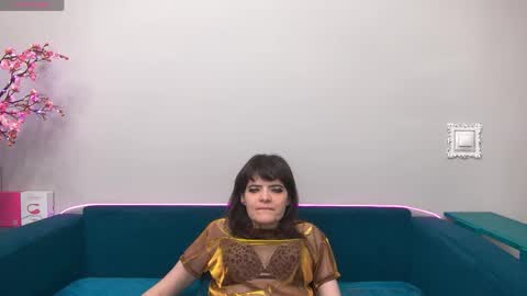 Laura online show from May 7, 9:32 pm