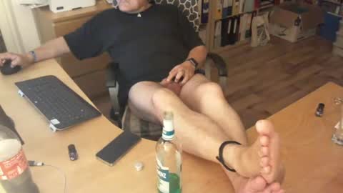 feet4u_barefooter online show from June 17, 11:32 pm