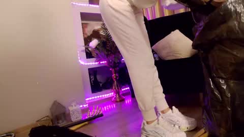 FeetVibe online show from October 18, 11:36 am