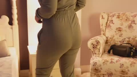 FeliciaKrige online show from February 25, 10:31 pm