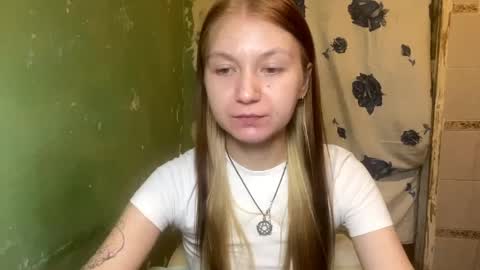 Lola online show from May 3, 9:10 pm