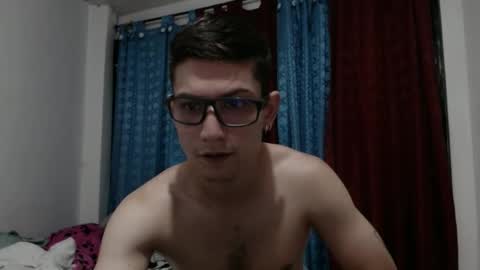 Snapshot of felipe227 chatting on February 10, 11:13 pm jhonatan felipe online show from February 10, 11:13 pm