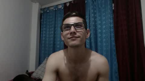 Snapshot of felipe227 chatting on February 12, 10:59 pm jhonatan felipe online show from February 12, 10:59 pm