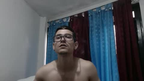 Snapshot of felipe227 chatting on February 15, 9:26 pm jhonatan felipe online show from February 15, 9:26 pm