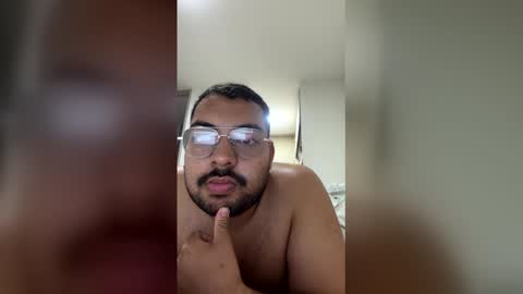 felipebig1999 online show from March 22, 2:59 am