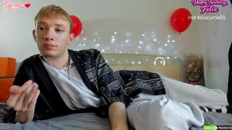 felixcurt online show from July 11, 11:57 am