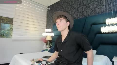 Femboy Max online show from June 5, 11:48 am