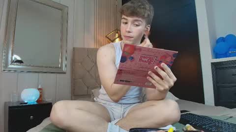Femboy Max online show from September 11, 12:28 pm