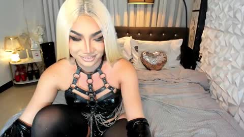 Miss Holly online show from March 11, 5:57 am