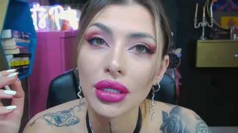 Sarah online show from February 23, 8:33 pm