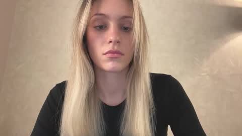 Lisa online show from November 28, 8:21 am