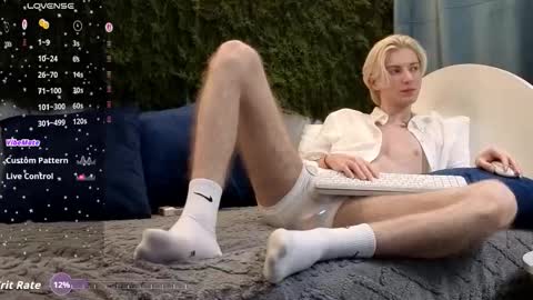 Thomas online show from December 3, 10:21 pm