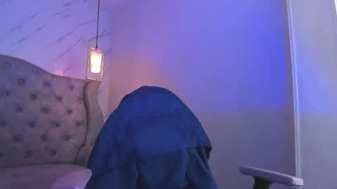   online show from March 18, 12:00 pm